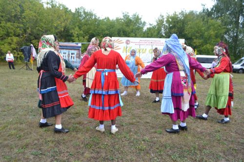 В Канаше прошел старинный чувашский праздник «Керхи сара»