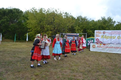 В Канаше прошел старинный чувашский праздник «Керхи сара»