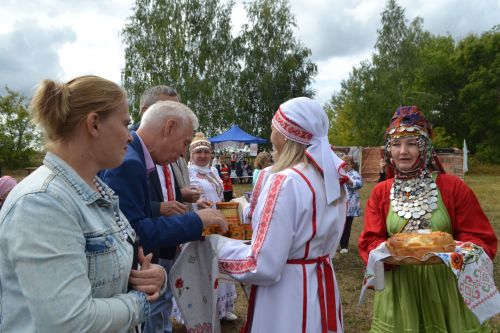 В Канаше прошел старинный чувашский праздник «Керхи сара»