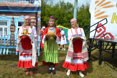 В Канаше прошел старинный чувашский праздник «Керхи сара»
