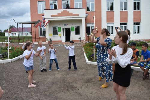 В Верхнеуслонском районе стартовала акция «Помоги собраться в школу»
