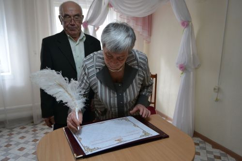 Золотую свадьбу отметили супруги Коноваловы из Шеланги