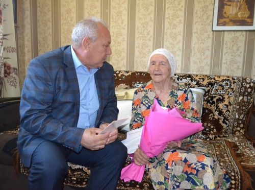 95 лет отметила жительница Верхнего Услона Людмила Иванова