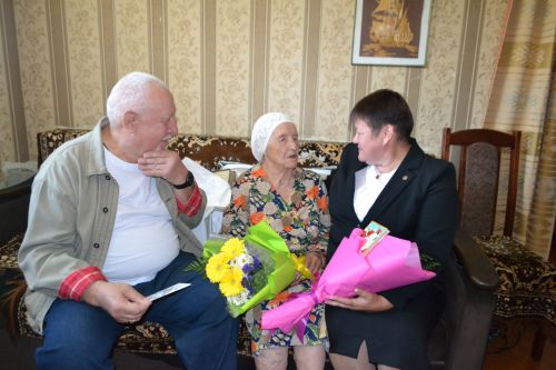 95 лет отметила жительница Верхнего Услона Людмила Иванова