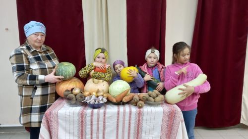Вахит авылы балалары витаминнар белән таныштылар