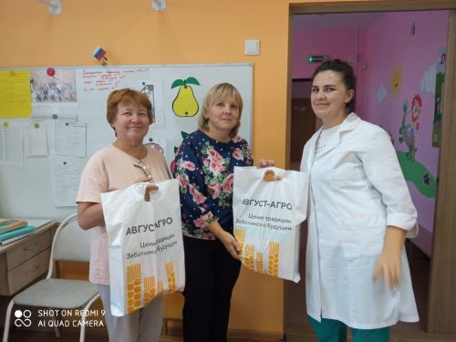 В Верхнеуслонском районе «Август» поздравил ветеранов агроотрасли и учителей