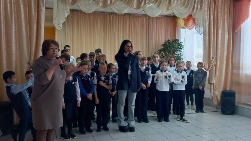 В Макуловской школе прошла встреча с бывшей выпускницей