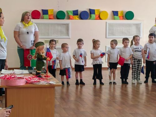 «Кояшкай» балалар бакчасында әти һәм бабайларны Ватанны саклаучылар көне белән котлау матур традициягә әйләнде
