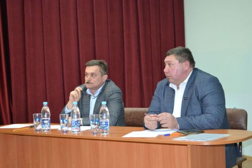 На сходе в Шеланге было «жарко» от вопросов, которые поднимали жители