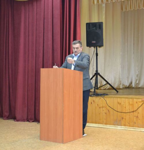 На сходе в Шеланге было «жарко» от вопросов, которые поднимали жители