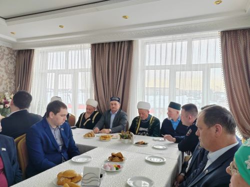Югары Ослан районы башлыгы Марат Зиатдинов районыбыз имамнары белән очрашты