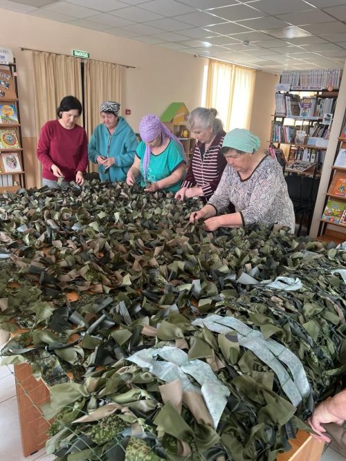 В Октябрьском в маскировочные сети вплели доброту и любовь