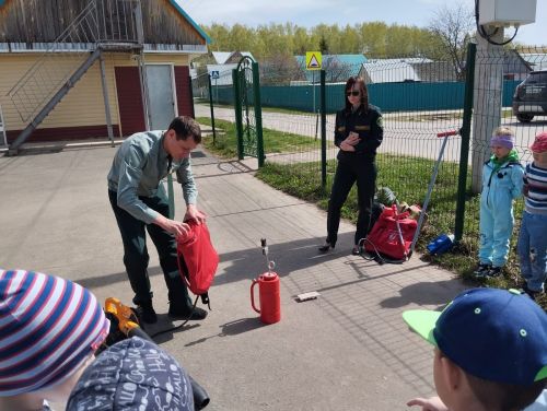 В гости к воспитанникам «Березки» пришли работники леса