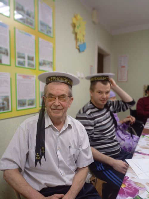 В Верхнеуслонском Доме-интернате прошел мастер-класс по изготовлению бескозырок