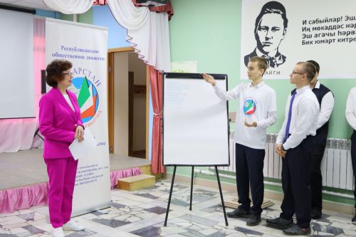 Сария Сабурская провела в Верхнем Услоне прием граждан в рамках проекта «Помощь семье»