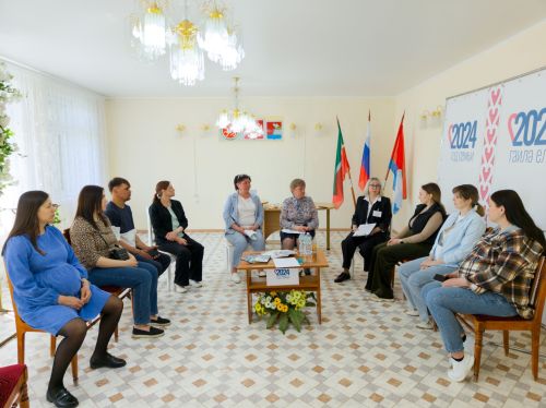 Сария Сабурская провела в Верхнем Услоне прием граждан в рамках проекта «Помощь семье»