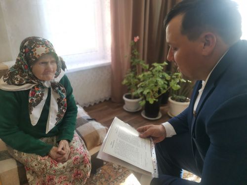 В Верхнеуслонском районе продолжается вручение подарочных наборов к Дню Победы