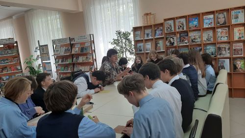 Библиотекари в Верхнем Услоне рассказали подросткам о фронтовой судьбе Юлии Друниной