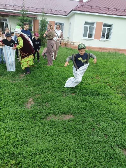 Шеланга мәктәбендә күңелле Сабантуй узды