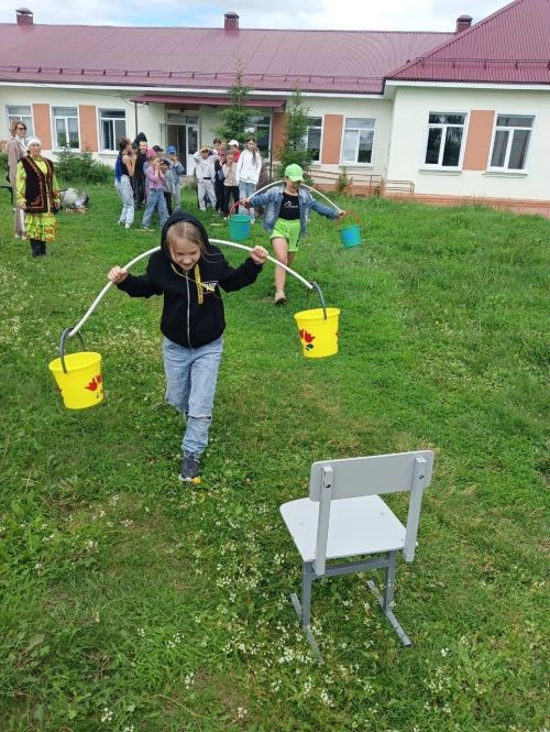 Шеланга мәктәбендә күңелле Сабантуй узды