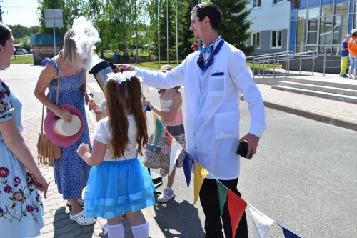 Югары Осланда Балаларны яклау көнен билгеләп үттеләр