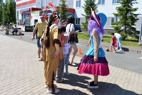 Югары Осланда Балаларны яклау көнен билгеләп үттеләр