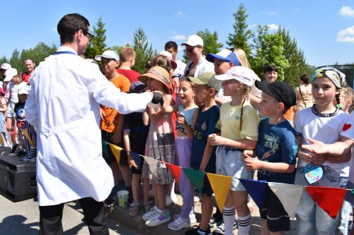 Югары Осланда Балаларны яклау көнен билгеләп үттеләр