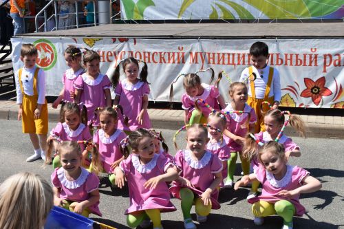 Югары Осланда Балаларны яклау көнен билгеләп үттеләр