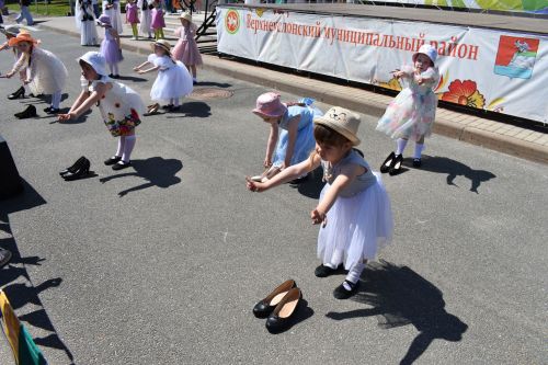 Югары Осланда Балаларны яклау көнен билгеләп үттеләр
