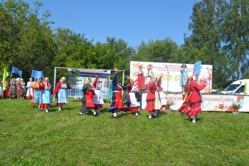 В Канаше отметили праздник осеннего пива «Керхи сара»