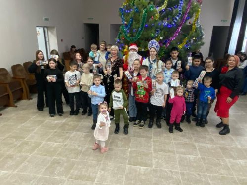 В Коргузе детям подарили новогоднее настроение