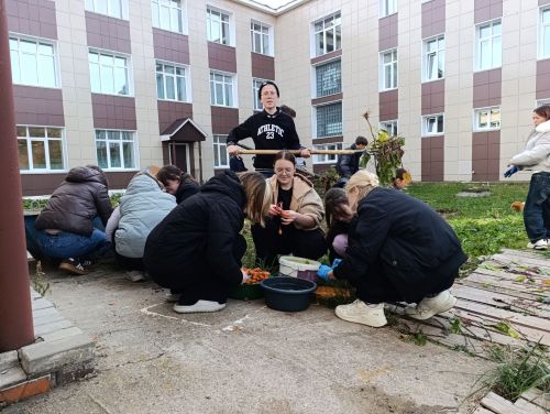 Верхнеуслонские школьники обеспечили бойцов природными витаминами