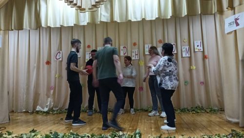 Осенний бал «Приходи на листопад» прошел в Кильдеевском СДК