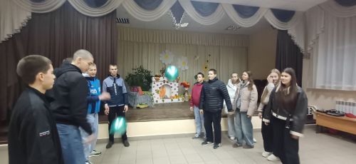 Интеллектуальная квиз-игра для молодежи прошла в Макуловском СДК