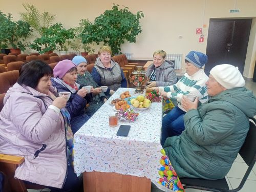 Вечер-встреча сельских тружениц прошел в Макуловском СДК