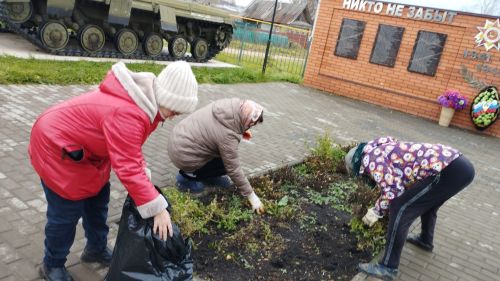 Экологическую акцию по благоустройству памятников провели в Ямбулатове