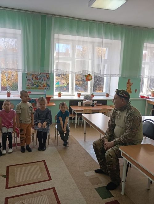 Участник СВО встретился с воспитанниками детского сада в Верхнем Услоне