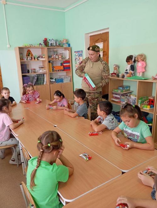 Участник СВО встретился с воспитанниками детского сада в Верхнем Услоне