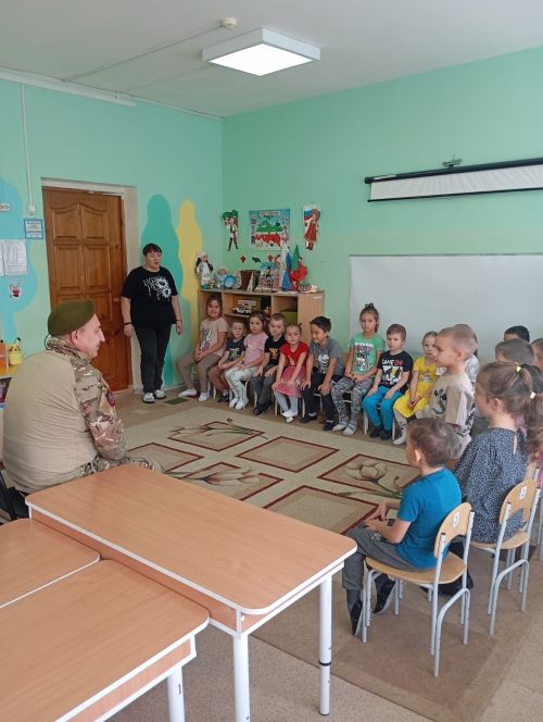 Участник СВО встретился с воспитанниками детского сада в Верхнем Услоне