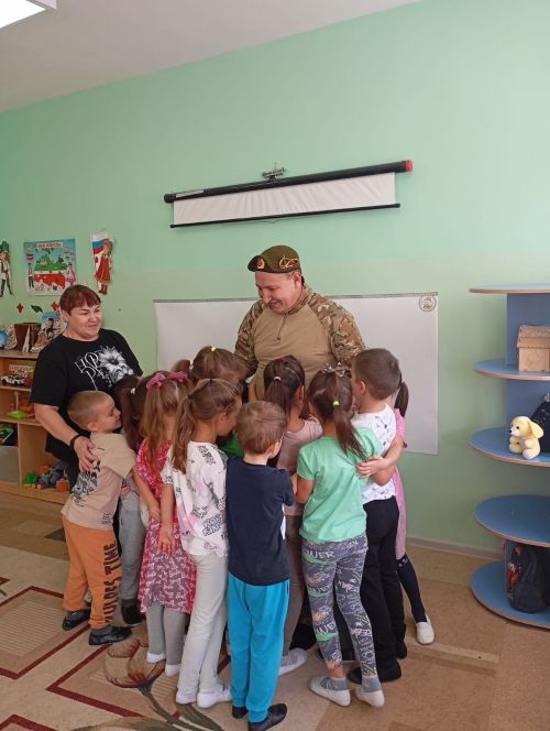 Участник СВО встретился с воспитанниками детского сада в Верхнем Услоне