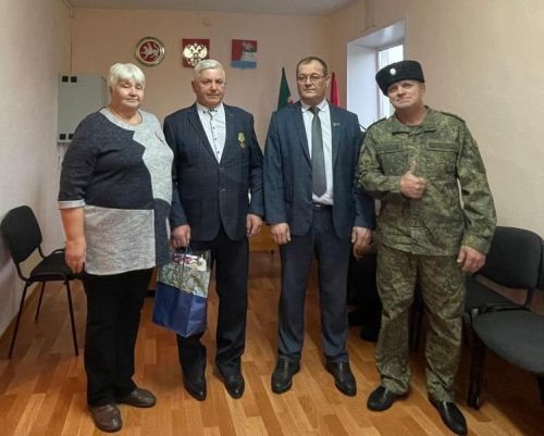Вклад в Победу: пенсионер из Маматкозина награжден медалью «За помощь СВО»