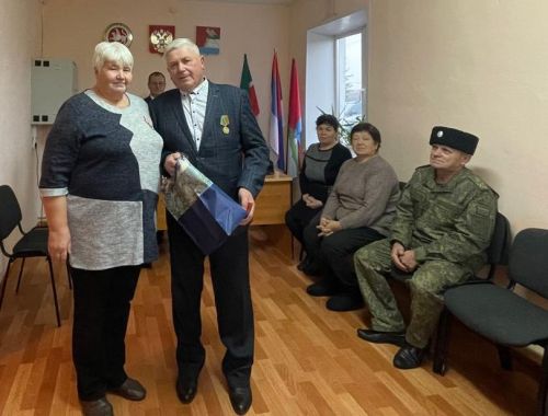 Вклад в Победу: пенсионер из Маматкозина награжден медалью «За помощь СВО»