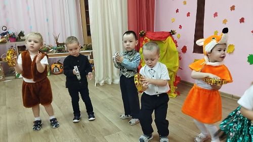 В «Березке» воспитанники проводили осень стихами и песнями