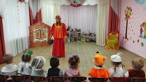 В «Березке» воспитанники проводили осень стихами и песнями