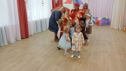 В «Березке» воспитанники проводили осень стихами и песнями