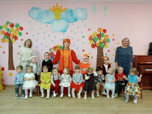 В «Березке» воспитанники проводили осень стихами и песнями