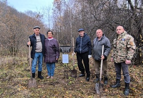 В Верхнеуслонском районе установлен памятный крест на братской могиле