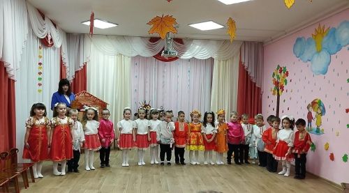 В «Березке» воспитанники проводили осень стихами и песнями