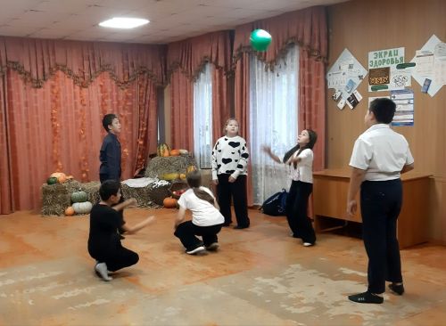 Татар Борнашында “Кайнар бәрәңге” уенын яраталар