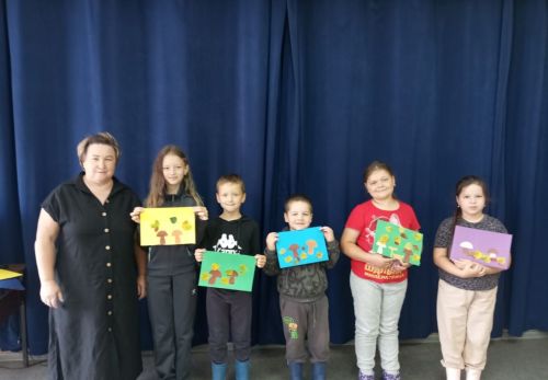 Мәмәтхуҗа балалары көзге апликацияләр ясадылар